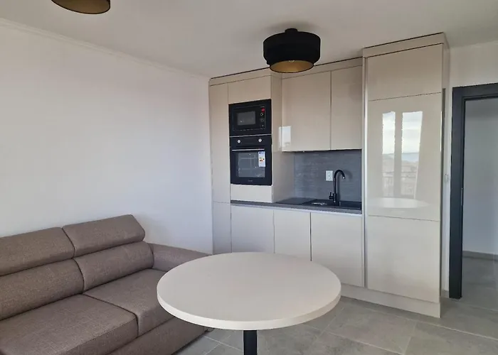 Neues Luxus-apartment Mit Meerblick Und Balkon Apartment *