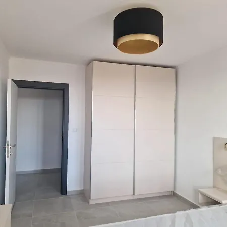Panoramic Sea View - Balcony - Close To & Center - Free Parking شقة