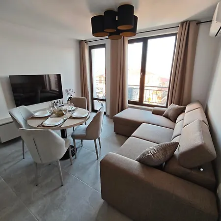 Panoramic Sea View - Balcony - Close To & Center - Free Parking * سفيتي فلاس