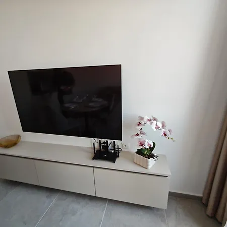 Panoramic Sea View - Balcony - Close To & Center - Free Parking سفيتي فلاس