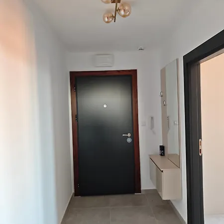 شقة Panoramic Sea View - Balcony - Close To & Center - Free Parking *