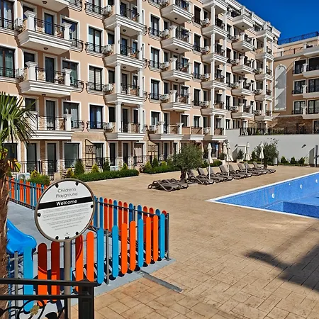 Panoramic Sea View - Balcony - Close To & Center - Free Parking شقة