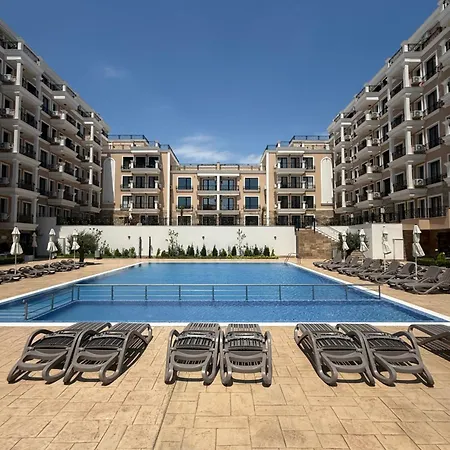 شقة Panoramic Sea View - Balcony - Close To & Center - Free Parking *